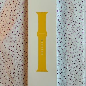 New in box Apple Sport Band 41mm Sunshine Sport Band M/L